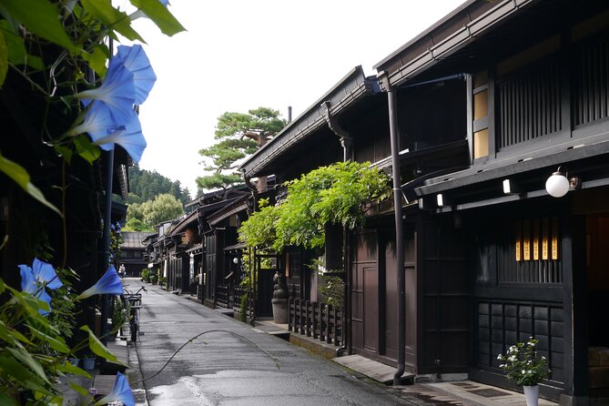 1-Day Shirakawago & Takayama Tour (Round Trip from Kanazawa) - Starting at Kanazawa Station at 8:15