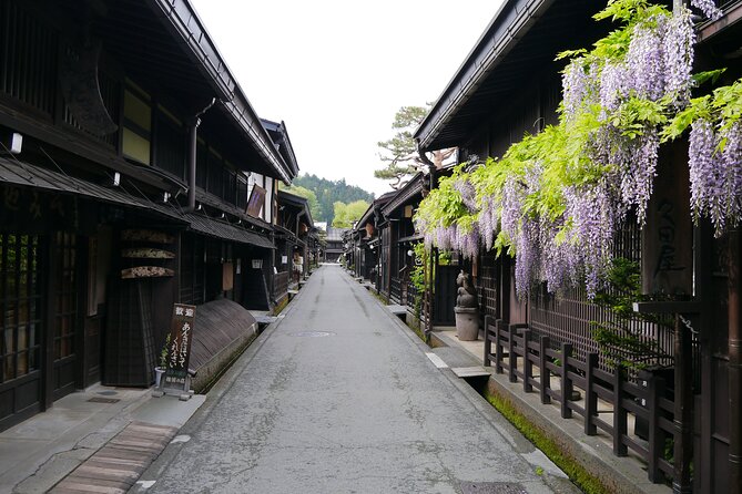 1-Day Shirakawago & Takayama Tour (Round Trip from Kanazawa) - What the farmhouse visit adds