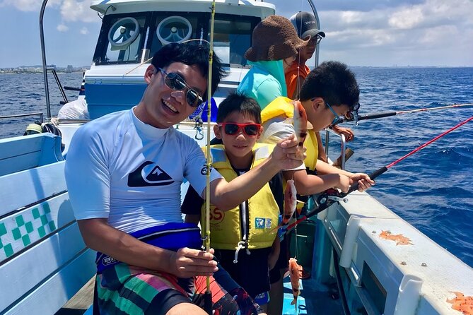 2 hours family fishing in Okinawa - The 15-minute ride to the fishing point