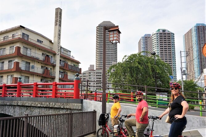 3h Tokyo E-Bike Tour: Hidden Gems, and Local Life with guide - Ginza back streets and the old food district at Tsukiji