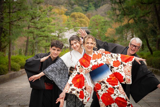 A Privately Guided Photoshoot in Beautiful Kyoto by a Pro - Gion: traditional streets and smaller details