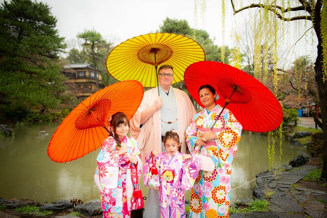 A Privately Guided Photoshoot in Beautiful Kyoto by a Pro - Meeting Hugh at Minamiza Theater