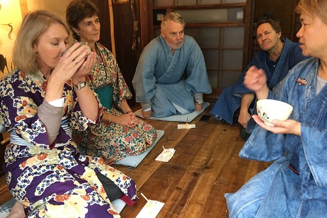 A Unique Antique Kimono and Tea ceremony Experience in English - Why the family atmosphere matters