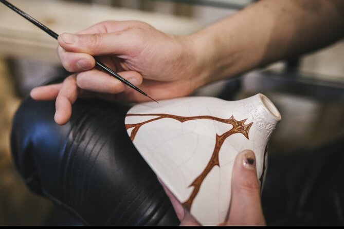 Authentic Pure Gold Kintsugi Workshop with Master Taku in Tokyo - Why the small group matters