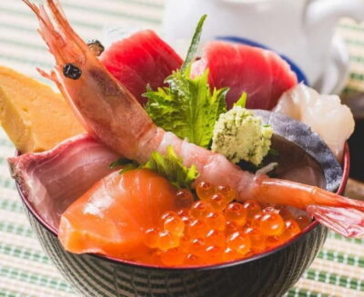 Authentic Sapporo: Nijo Market Seafood Lunch & History Tour