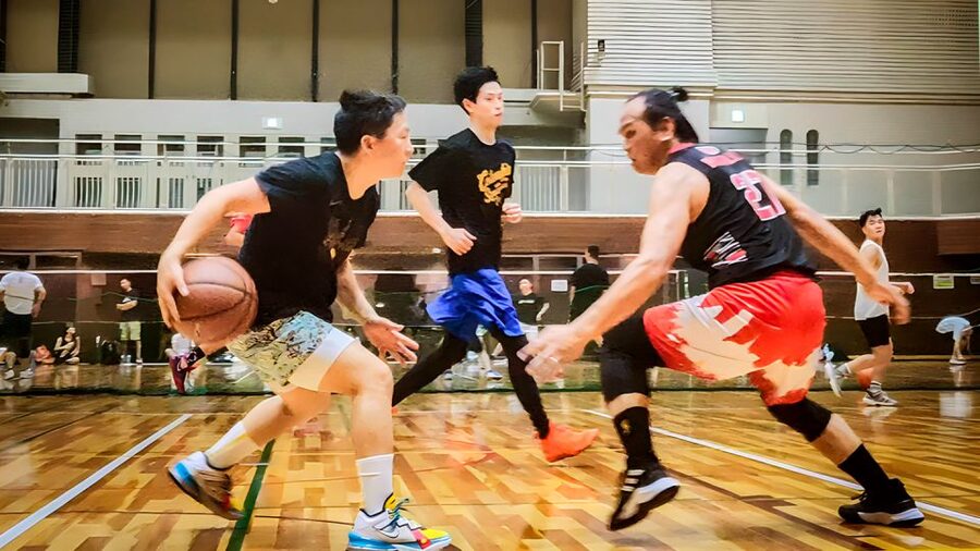 Basketball in Osaka with local players! - Making the most of the local connection