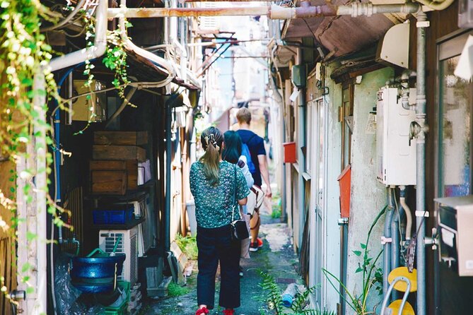 Become a local! A Walking Tour of Arts, Crafts&Onsen Culture - Practical tips for making the most of the walk