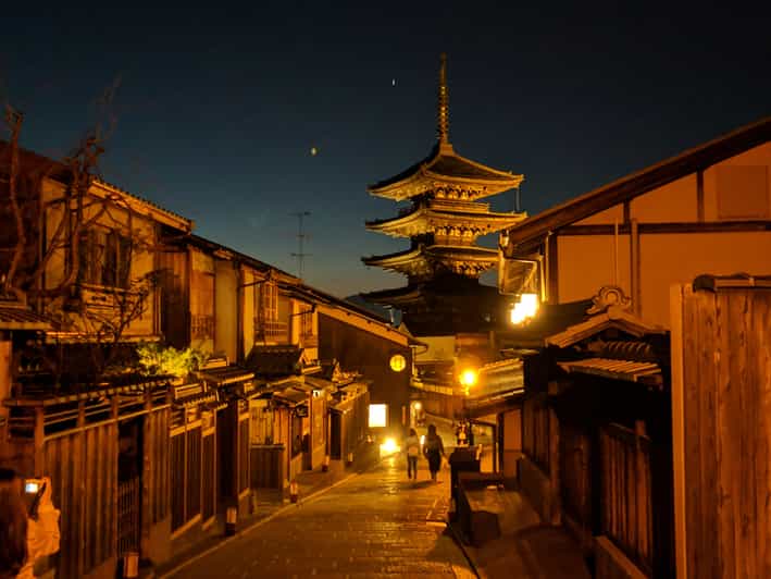 Best of Kyoto: Gion, Geisha, Pagodas & Cobblestones - Ninenzaka: old lanes with a photographic price