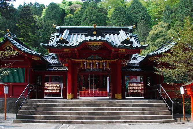 Custom Private Tour in Hakone with a Certified Local Guide - Lake Ashi by sightseeing cruise