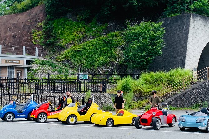 Cute & Fun E-Car tour following guide around Lake Kawaguchiko - Who will enjoy this most?
