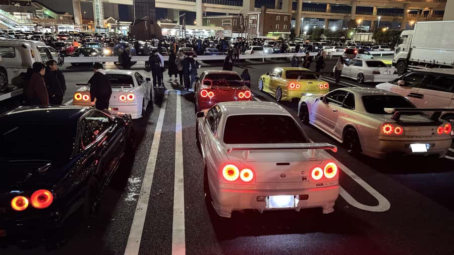 Daikoku & Tokyo Private JDM Tour by 700HP R34 GT-R - A PIT Autobacs, Japan’s car-goods playground
