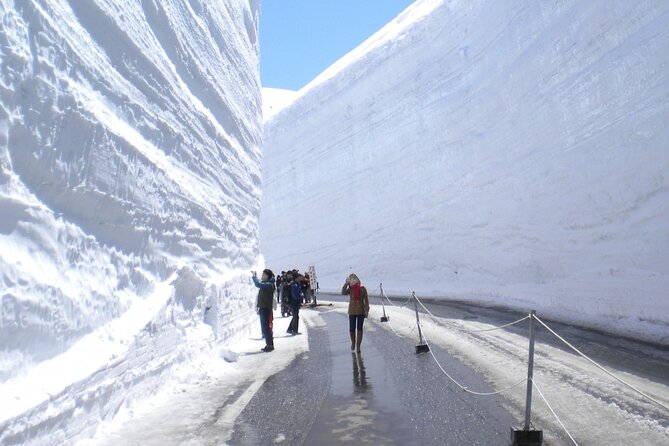 Day Tour from Kanazawa OR Toyama: Snow Wall and Mysterious Valley - Who will get the most from this mountain day