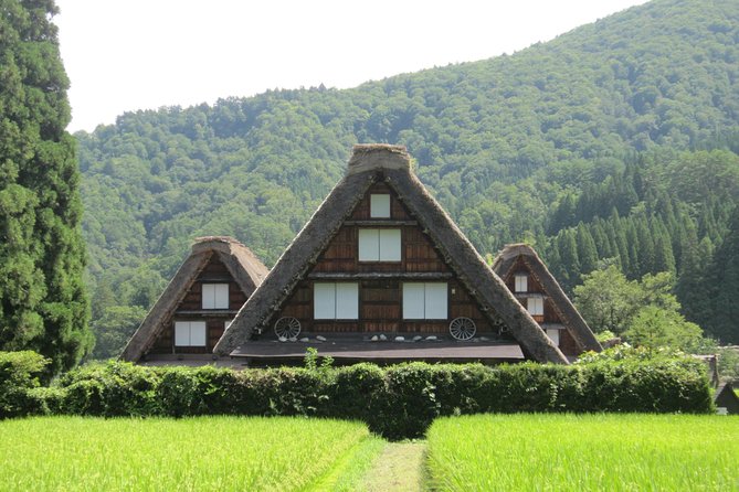 [Day trip bus tour from Kanazawa Station] Weekend only! World Heritage Shirakawago Day Bus Tour - The ride through the mountains