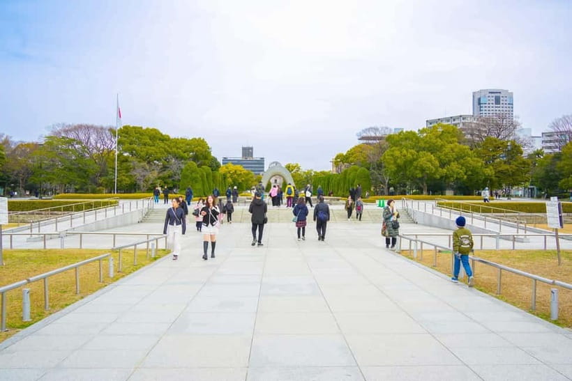 Day Trip to Hiroshima & Miyajima with Itsukushima Shrine - The meeting point and timing details