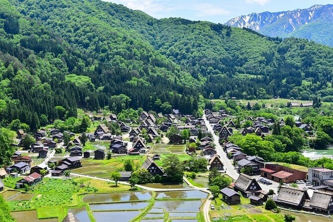 Departing from Takayama [Regular sightseeing bus] World Heritage Sites Shirakawago and Gokayama Ainokura - Starting at Takayama Bus Center