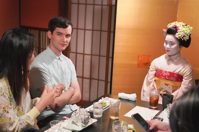 Dinner with Maiko in a Traditional Kyoto Style Restaurant Tour - Why the guide can make or break the evening