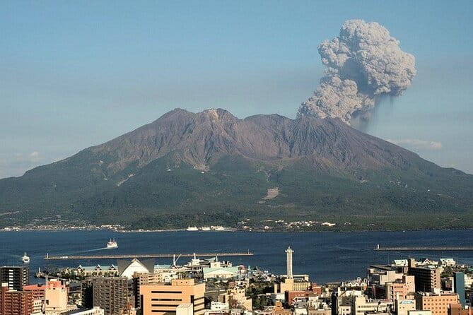 Discover the Wonders of Sakurajima Half Day Tour in Kagoshima - Ougaku Togei turns volcanic ash into art