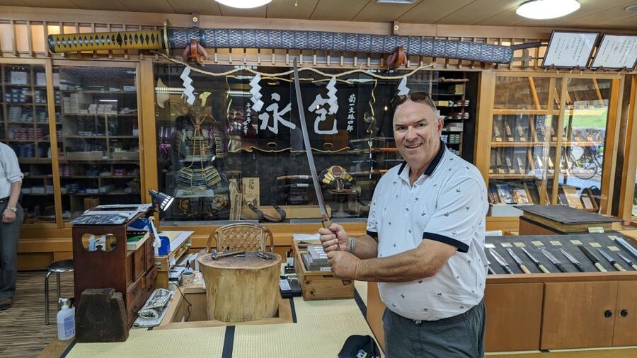 E-Bike Nara Highlights - Todaiji, Knives, Deer, Shrine - Deer, open park, and the Nandaimon Gate