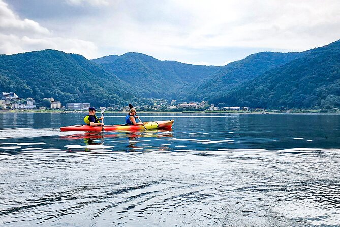 Early Morning Kayaking With Views of Mt Fuji at Lake Kawaguchiko - What the provided gear means for your comfort