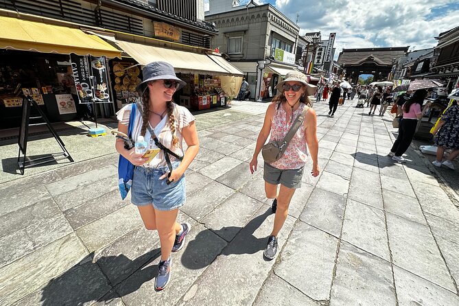 Food & Cultural Walking Tour around Zenkoji temple in Nagano - A final look at local shops