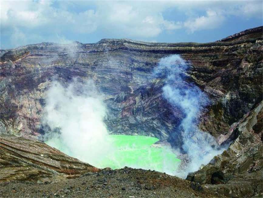 From Fukuoka: Mount Aso, Kurokawa Onsen, and Shrine Tour - Nakadake Crater: a close look at an active volcano