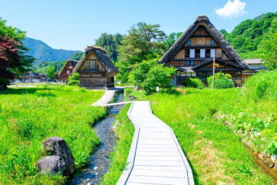 Gujo, Hida Takayama, and Shirakawa-go Day Tour