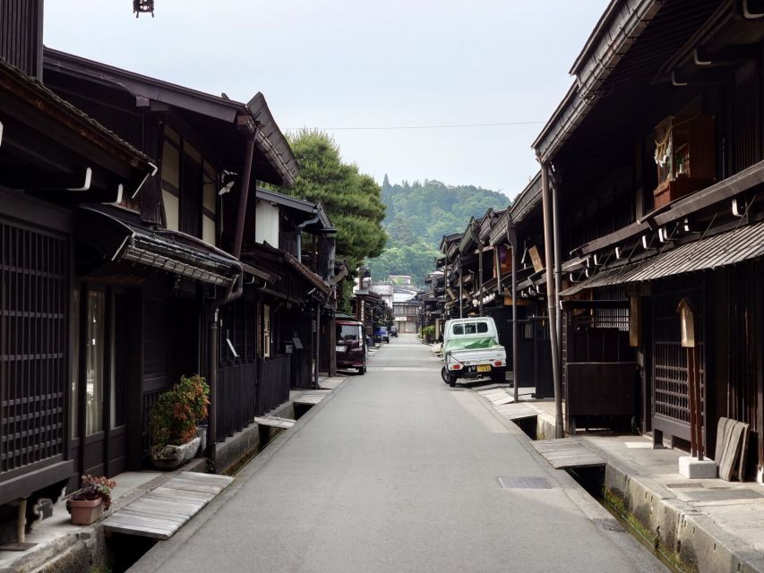 From Takayama: Guided Day Trip to Takayama and Shirakawa-go - The bus ride from Takayama to Shirakawa-go