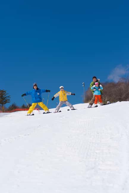 From Tokyo: Fujiyama Snow Resort Yeti Winter Ski Day Tour - Five hours beneath Mt. Fuji
