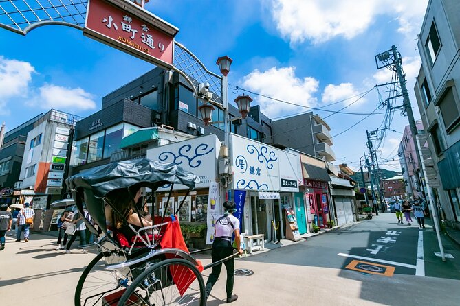 From Tokyo: Kamakura & Enoshima 1-Day Bus Tour - What the guide adds to the day