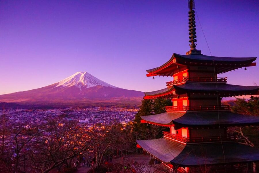 From Tokyo: Mt.Fuji, Lake Kawaguchi, Oshino Hakkai Day Tour - A short matcha lesson beside Lake Kawaguchiko
