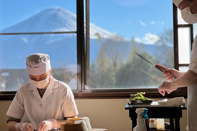 Fujisan Sushi Making Lesson - What You Learn From the Chef