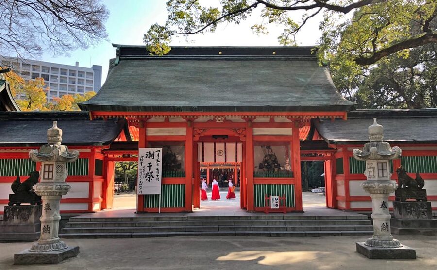 Fukuoka Essentials: History, Culture, & Charms - Walking, timing, and what to bring