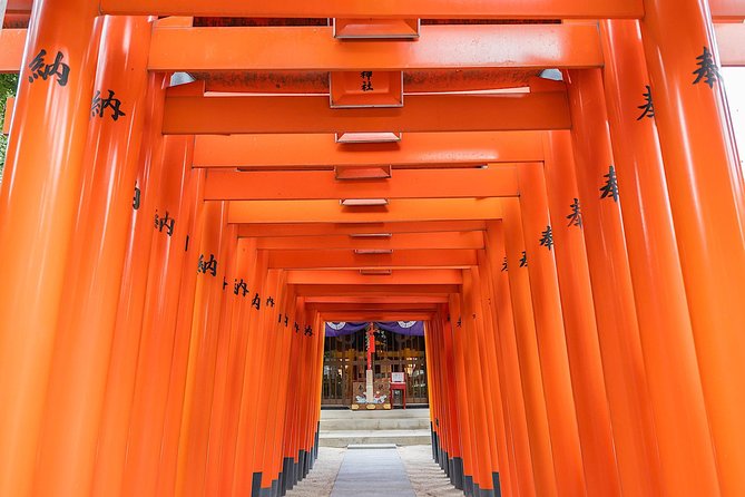 Fukuoka Private Tour: Heart and Tradition of Hakata - Hakata Hyakunenkura and a taste of local sake