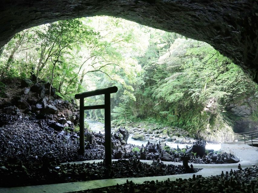 Fukuoka: Takachiho or Minami Aso Customizable 1-Day Tour - Shirakawa Spring Park and the Minami Aso option
