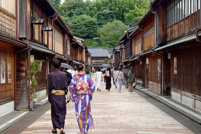 Full-Day Tour from Kanazawa: Samurai, Matcha, Gardens and Geisha - Kenrokuen Garden: allow the full 90 minutes