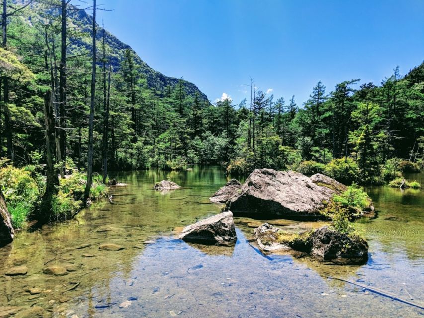 Full-Day Tour: Matsumoto Castle & Kamikochi Alpine Valley - Nawate-Dori gives Matsumoto a playful first taste