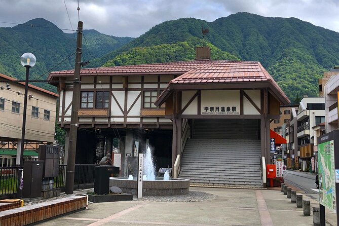 Full Day Tour to Kurobe Gorge and Unazuki Onsen from Kanazawa - The guide can make the difference