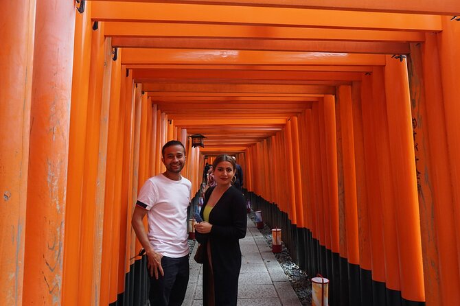 Gion and Fushimi Inari Shrine Kyoto Highlights with Government-Licensed Guide - Kennin-ji’s gardens near Hanamikoji