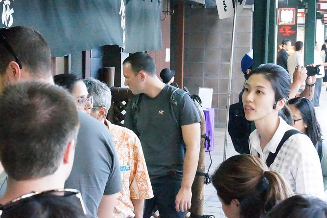 Gion Walking Tour by Night - Learning what geiko and maiko really mean