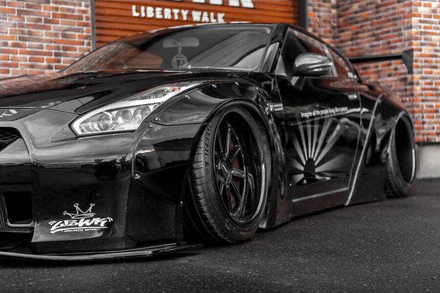 GT-R35 800hp Club Membership - secret underground car meet - Riding in the Liberty Walk GT-R R35