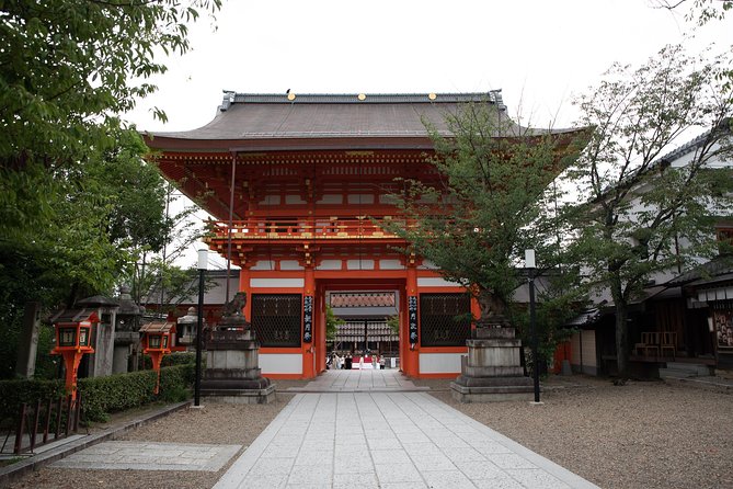 Highlights & Hidden Gems With Locals: Best of Kyoto Private Tour - Kiyomizu-dera: the essential temple visit