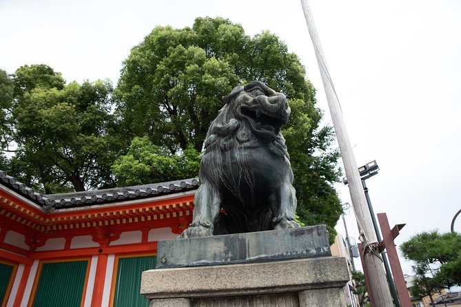 Highlights & Hidden Gems With Locals: Best of Kyoto Private Tour - Yasaka Shrine, Hokanji, and a confusing route detail