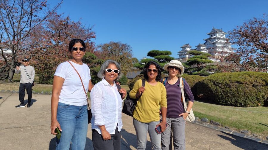 Himeji: Express Guided Tour of Himeji Castle in 90 Minutes - Stories, trivia, and the value of a private guide