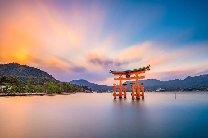 Hiroshima and Miyajima Day Trip with Itsukushima Shrine & Ferry - What the bilingual format is like in practice