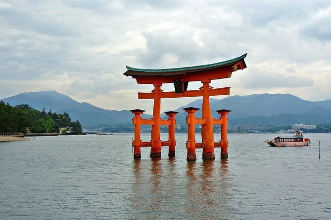 Hiroshima and Miyajima Day Trip with Itsukushima Shrine & Ferry - Who should choose this day trip?