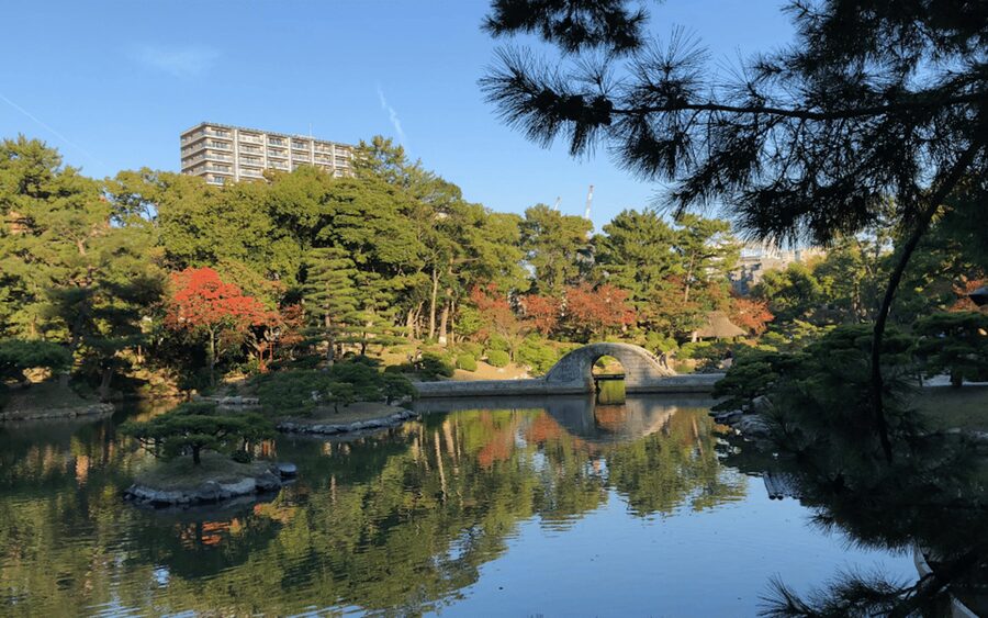 Hiroshima: Best of Hiroshima Guided Bike Tour - Gokoku Jinja, a quieter change of mood