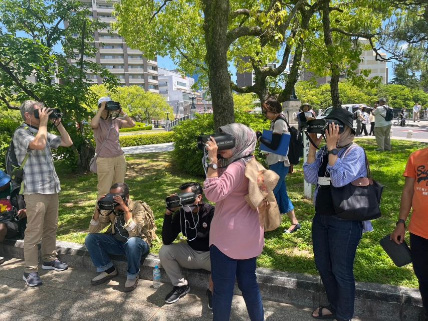 Hiroshima:Guided Virtual Tour/PEACE PARK TOUR VR - Weather, group size, and the emotional tone