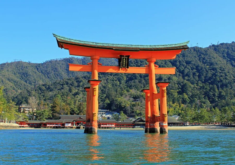 Hiroshima: Hiroshima and Miyajima UNESCO Sites 1-Day Tour - Facing the Atomic Bomb Dome
