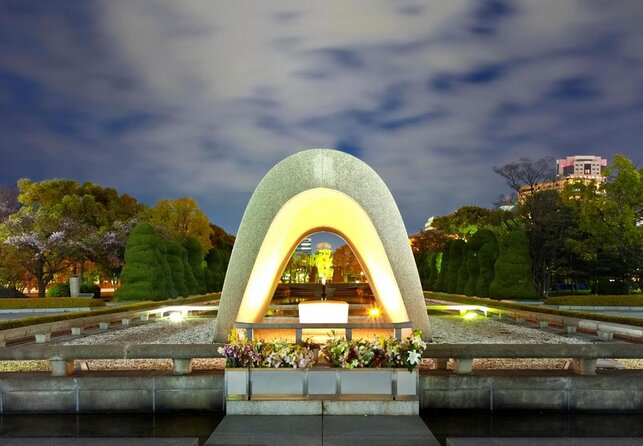 Hiroshima in a Nutshell: Morning Bike Adventure - The Atomic Bomb Dome: a powerful ten-minute stop