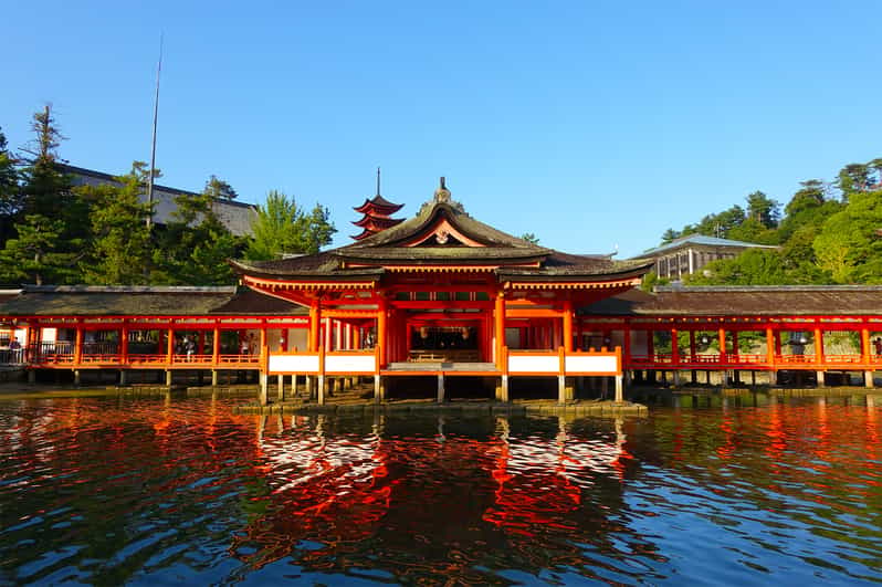 Hiroshima & Miyajima: Full-Day Private Tour & Licensed Guide - Inside the Hiroshima Peace Memorial Museum